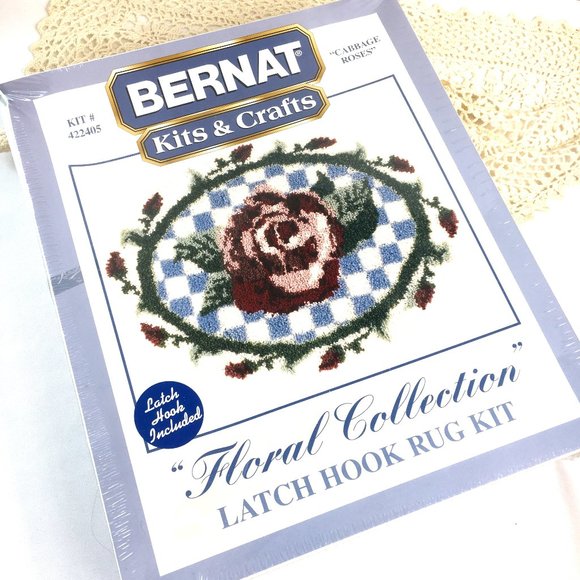 Bernat Cabbage Roses Latch Hook Rug Kit Vtg - Picture 1 of 14